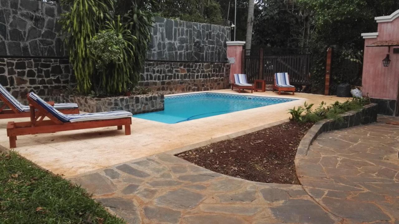 Rincon Escondido B&B プエルト・イグアス エクステリア 写真